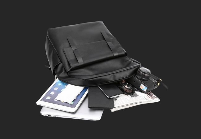 XX-104 Leather Backpack Capacity Display