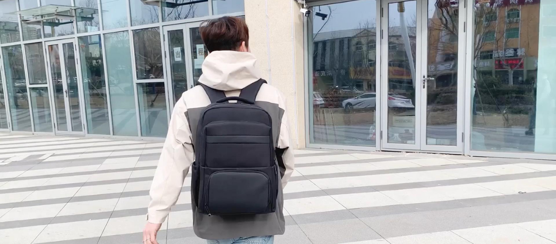 17 Inch Laptop Backpack For Men Video Cover