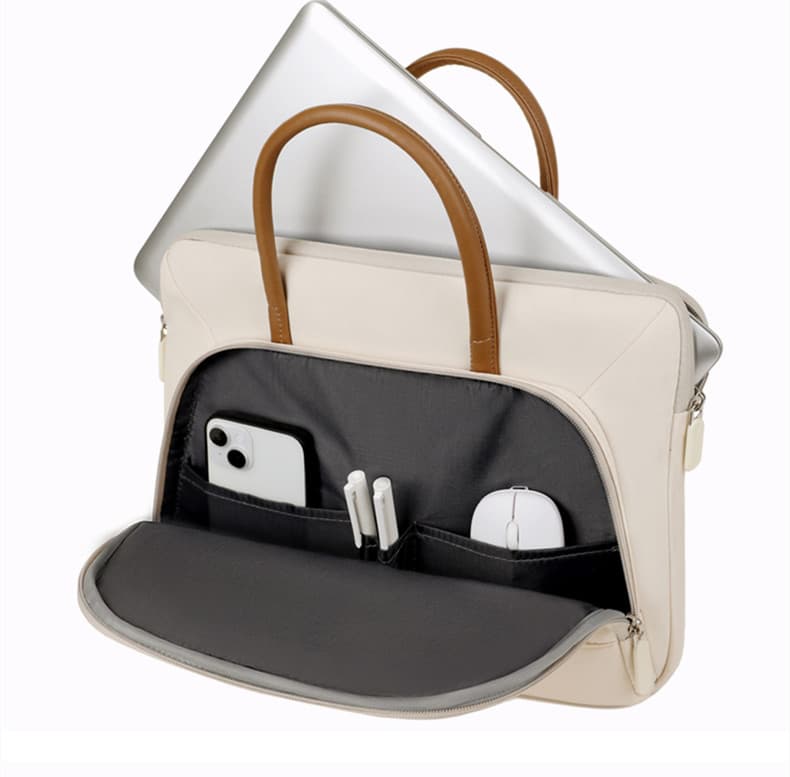C100 Multi-pocket Storage Design